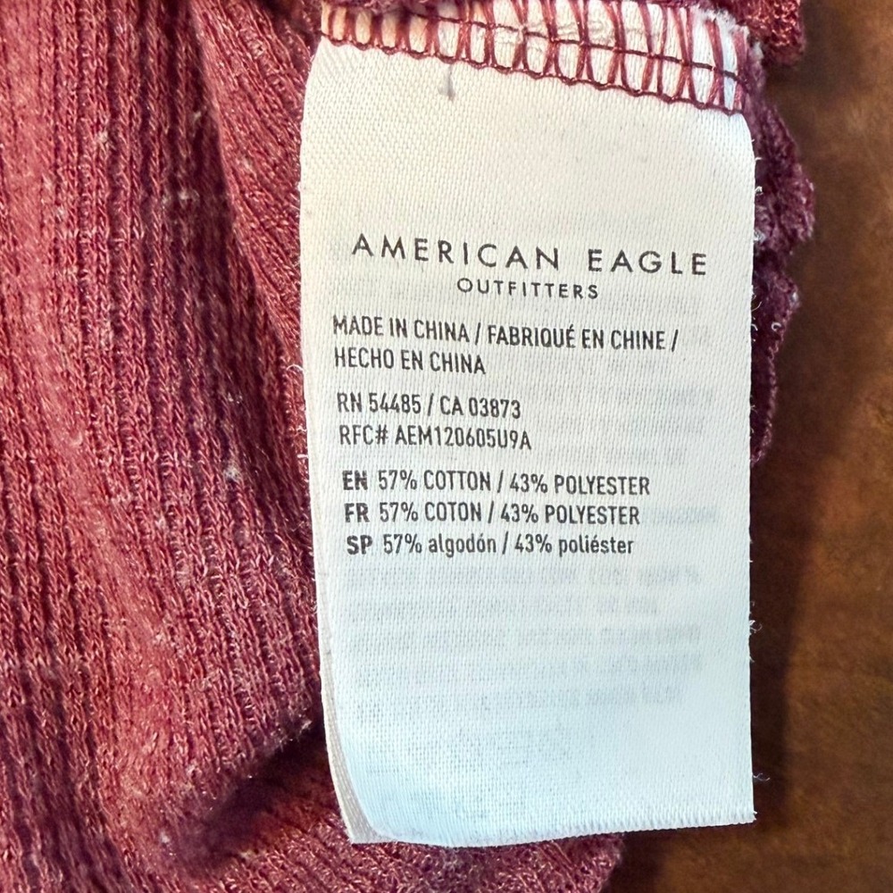 American Eagle Womens XL Maroon Waffle Knit Lettuce Edge Short Sleeve Crop Top - Picture 5 of 5